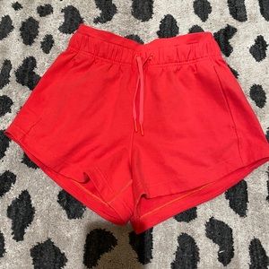 🍋 LULULEMON INNER GLOW SHORT